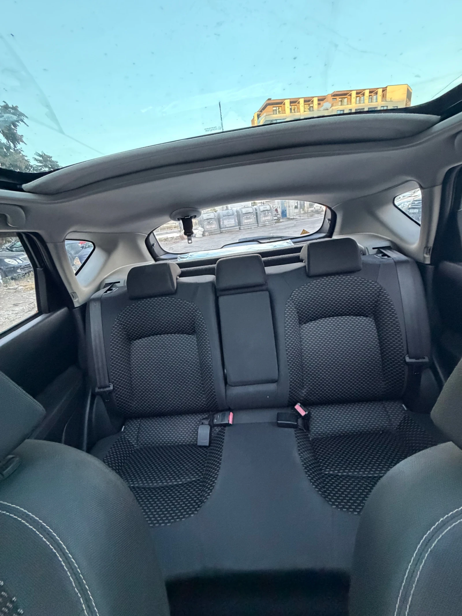 Nissan Qashqai 2.0 Бензин-Газ/4x4/Автомат/Панорама/Keyless!, снимка 10 - Автомобили и джипове - 55981085