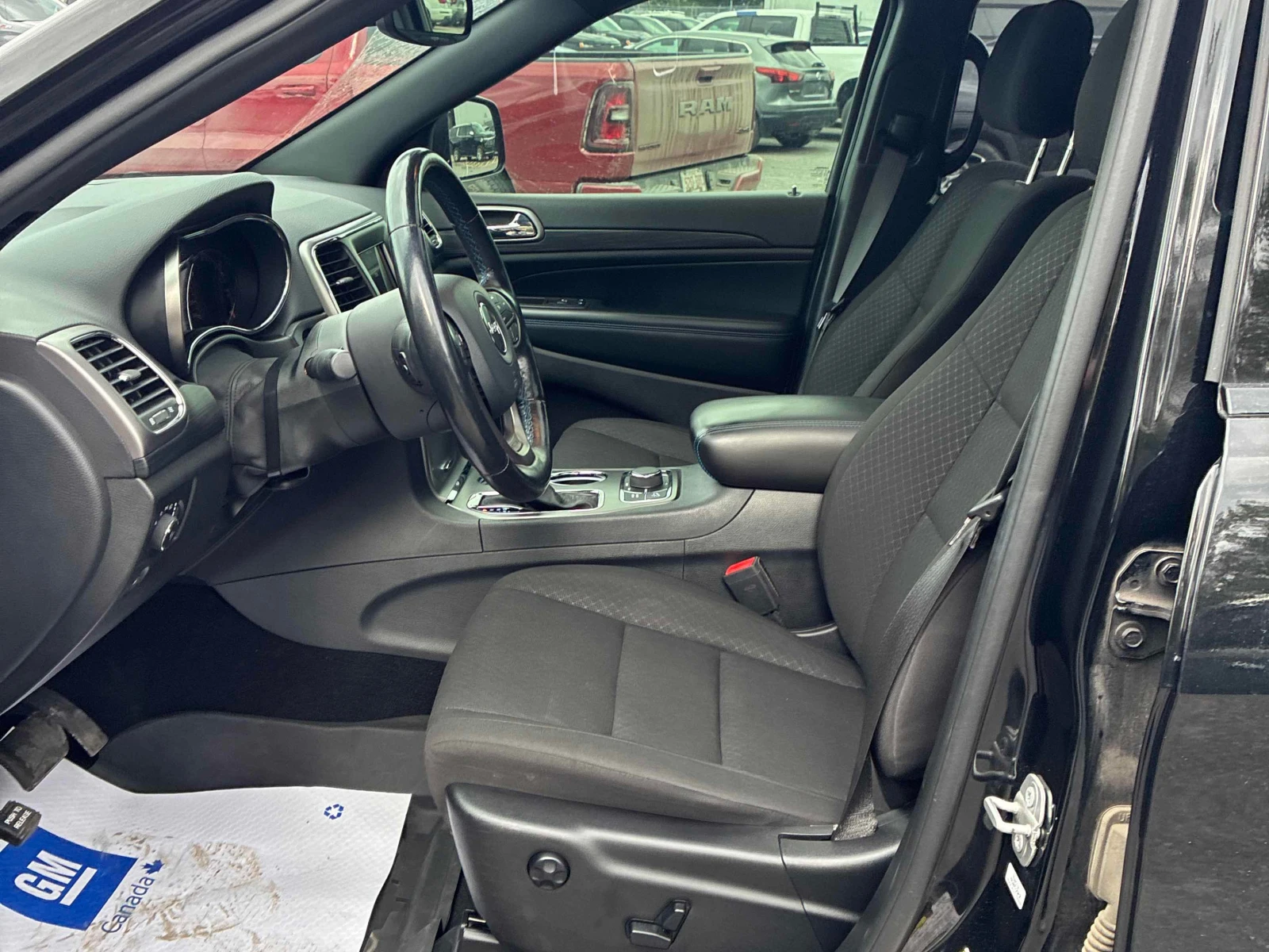 Jeep Grand cherokee Upland* CARFAX* АВТОКРЕДИТ БЕЗ ПЪРВОНАЧАЛНА ВНОСКА, снимка 12 - Автомобили и джипове - 56126672