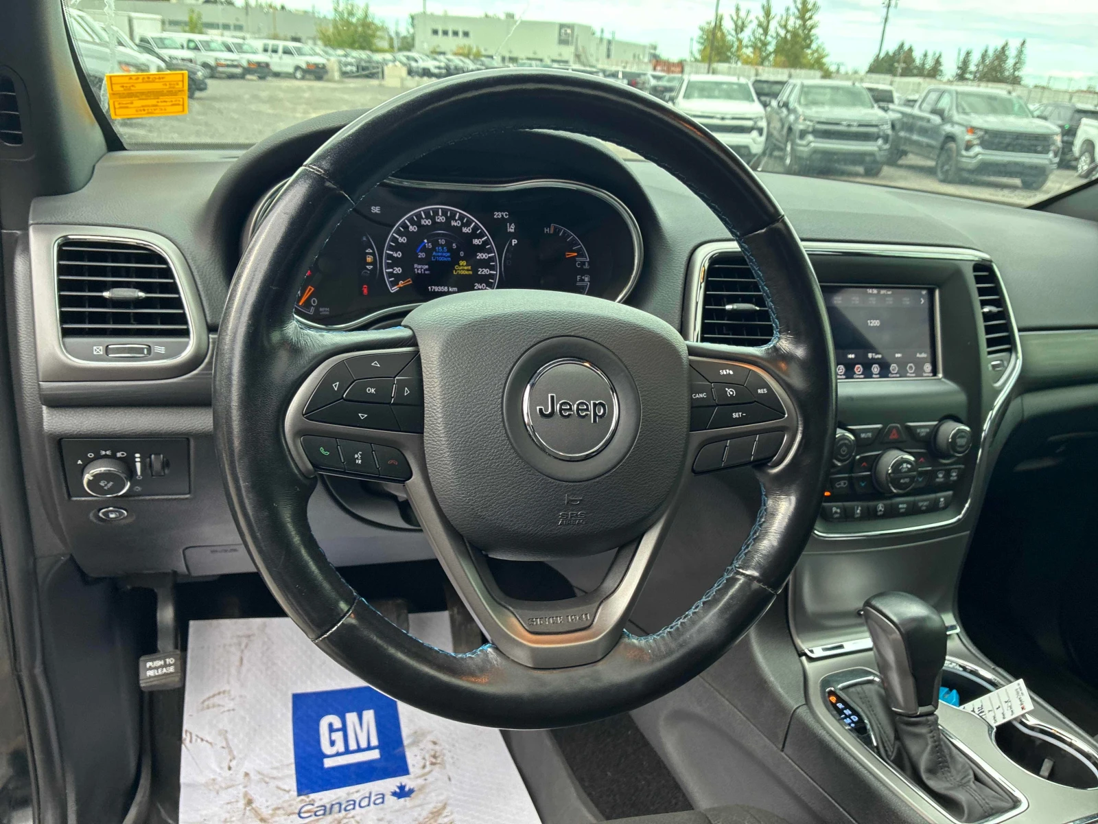 Jeep Grand cherokee Upland* CARFAX* АВТОКРЕДИТ БЕЗ ПЪРВОНАЧАЛНА ВНОСКА, снимка 14 - Автомобили и джипове - 56126672
