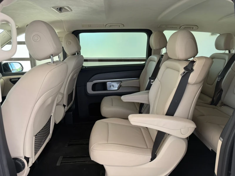 Mercedes-Benz V 300 d Avangarde Long Exclusive AMG, снимка 13 - Бусове и автобуси - 52473070