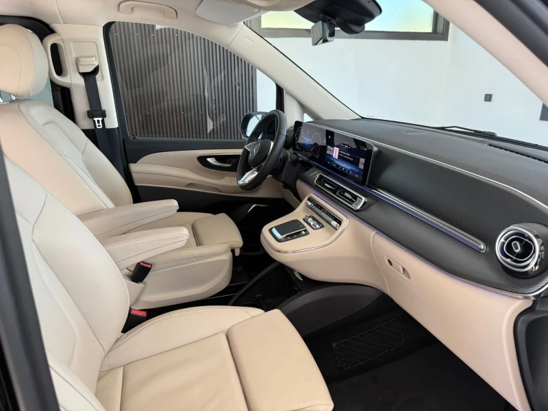 Mercedes-Benz V 300 d Avangarde Long Exclusive AMG, снимка 9 - Бусове и автобуси - 52473070