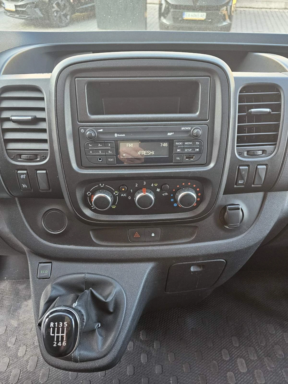 Renault Trafic 2.0 dCi 120 8+ 1 - изображение 8