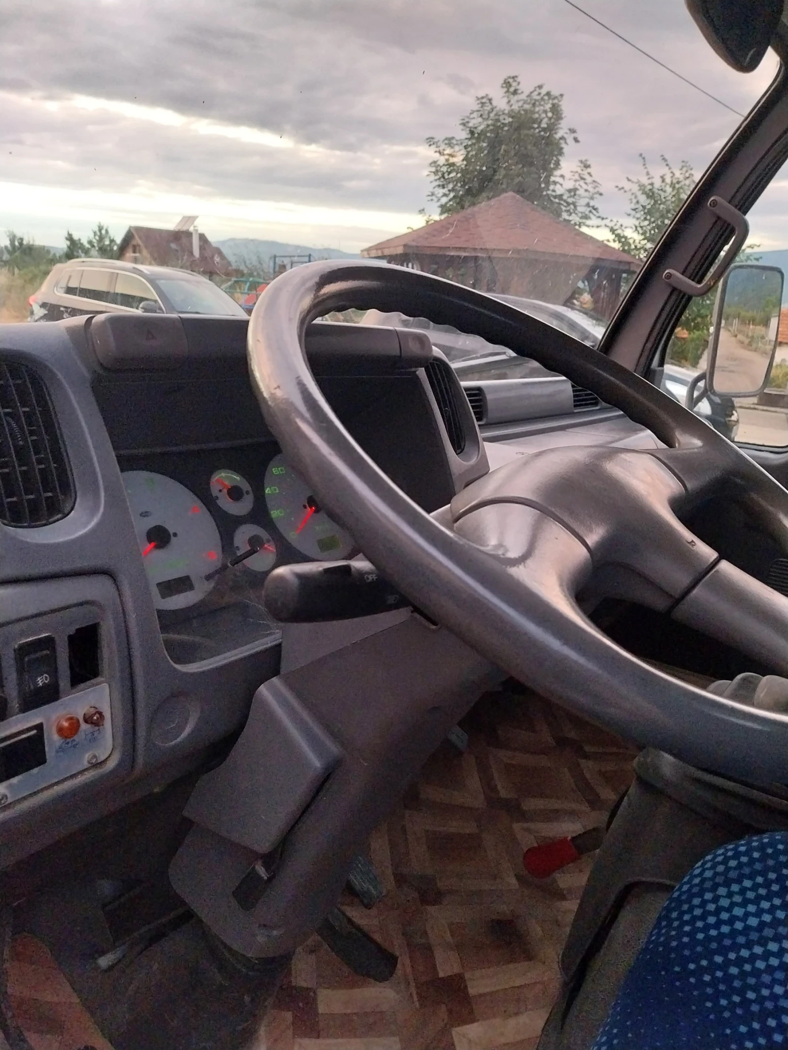 Nissan Kabstar 3.0 TDi - изображение 6