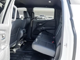 Chevrolet Silverado EV Work Truck with 3WT e4WD, снимка 16