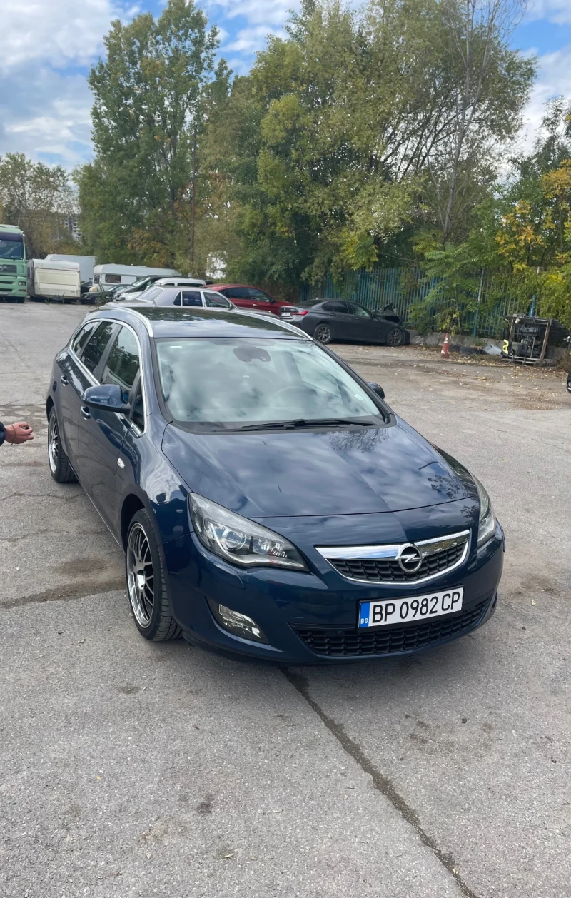 Opel Astra 1.4T , снимка 1 - Автомобили и джипове - 48543228