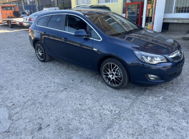 Opel Astra 1.4T , снимка 2 - Автомобили и джипове - 48543228