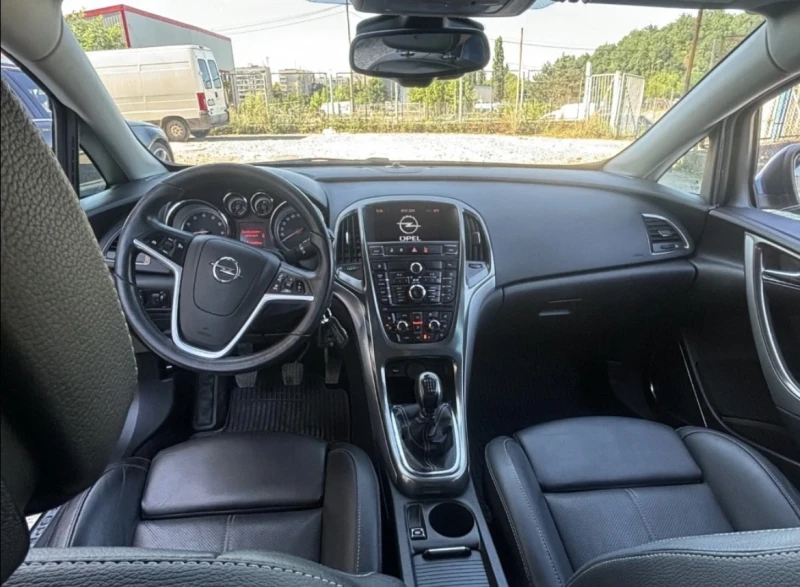 Opel Astra 1.4T , снимка 4 - Автомобили и джипове - 48543228