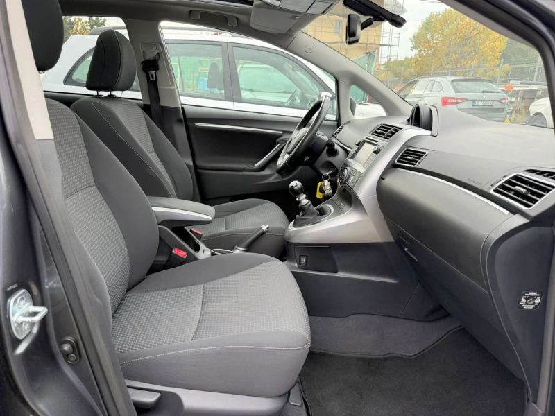 Toyota Verso 1.6_D-4D_7-места_Панорама, снимка 10 - Автомобили и джипове - 51857719