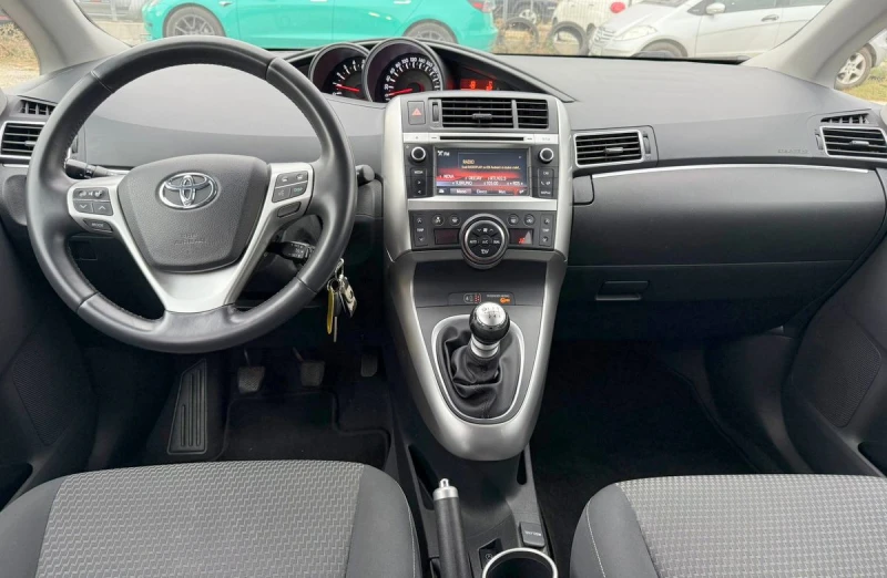 Toyota Verso 1.6_D-4D_7-места_Панорама, снимка 8 - Автомобили и джипове - 51857719