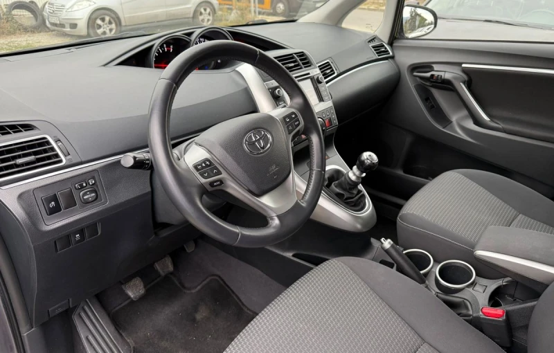 Toyota Verso 1.6_D-4D_7-места_Панорама, снимка 7 - Автомобили и джипове - 51857719