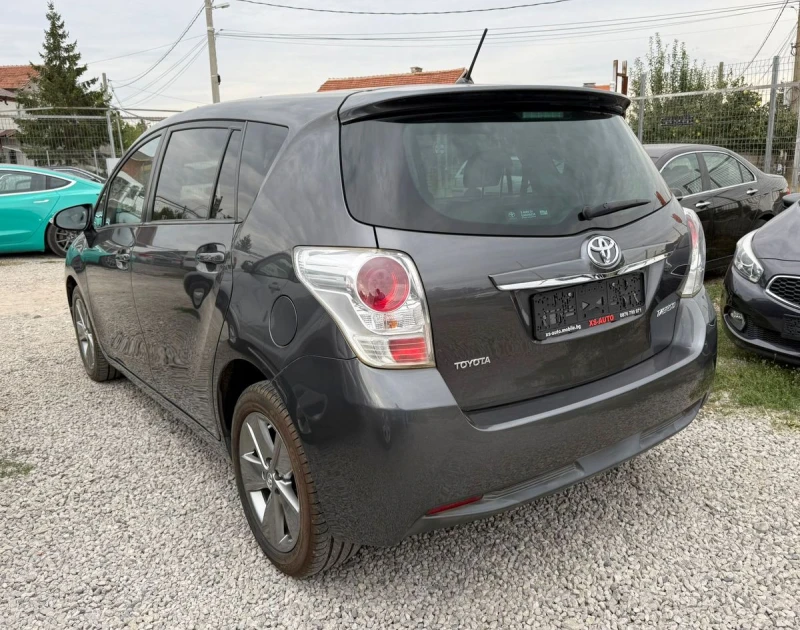 Toyota Verso 1.6_D-4D_7-места_Панорама, снимка 4 - Автомобили и джипове - 51857719