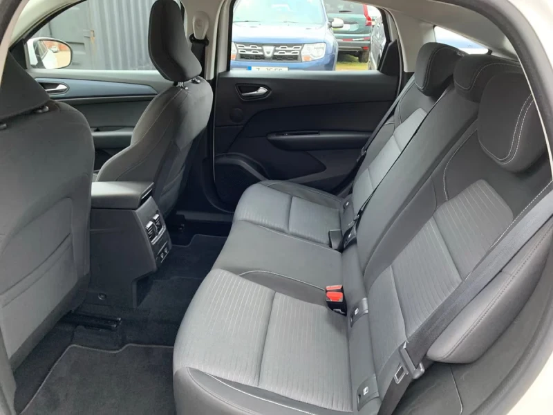 Renault Arkana 1.3TCe/MHEV/140HP/EQUILIBRE/CAM/LED/CPLAY/506g, снимка 15 - Автомобили и джипове - 52211972