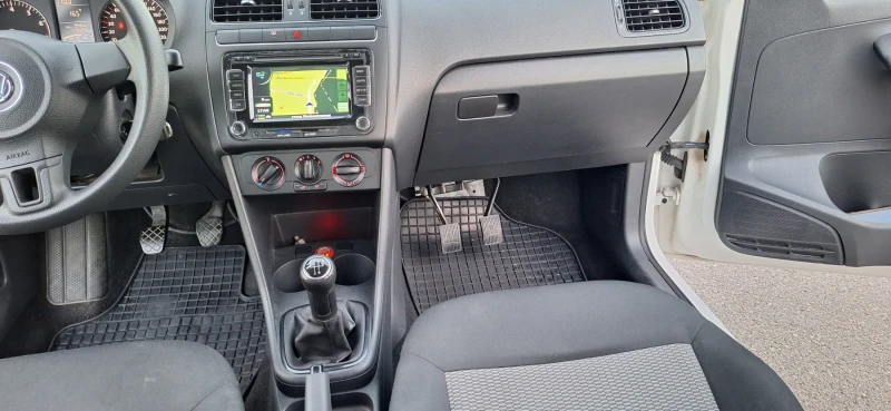 VW Polo, снимка 5 - Автомобили и джипове - 52611590