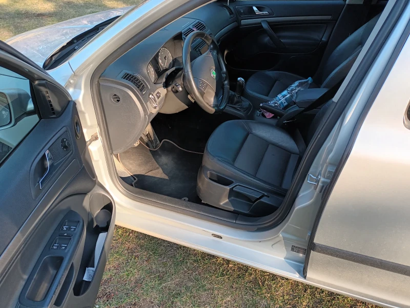 Skoda Octavia, снимка 7 - Автомобили и джипове - 52633538