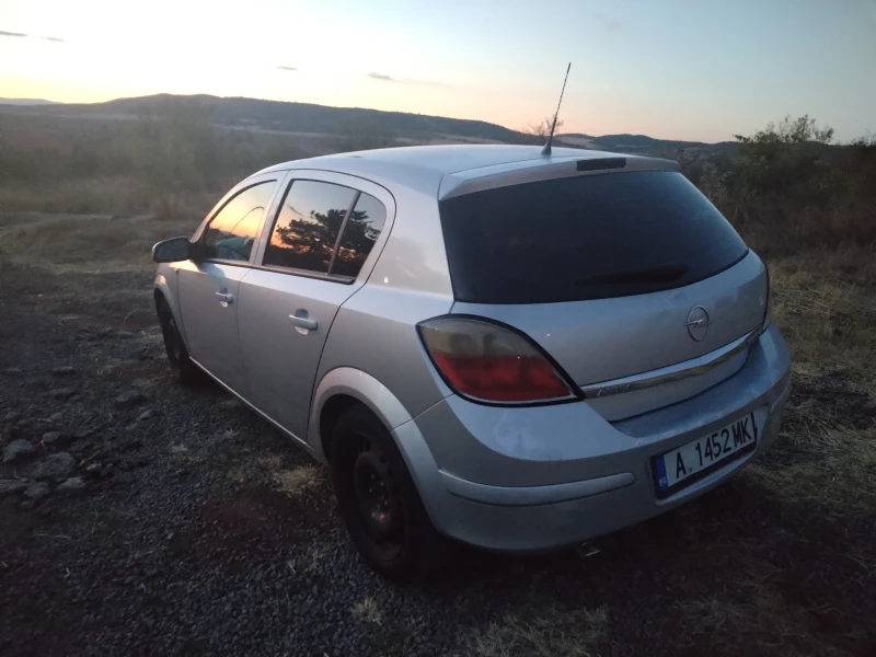 Opel Astra 1.7cdti, снимка 2 - Автомобили и джипове - 53038158