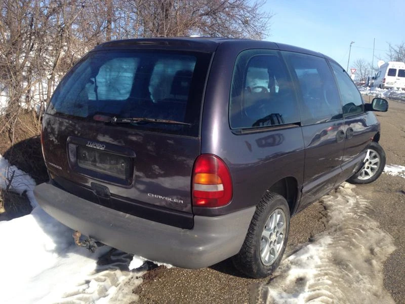 Chrysler Voyager, снимка 2 - Автомобили и джипове - 13363476