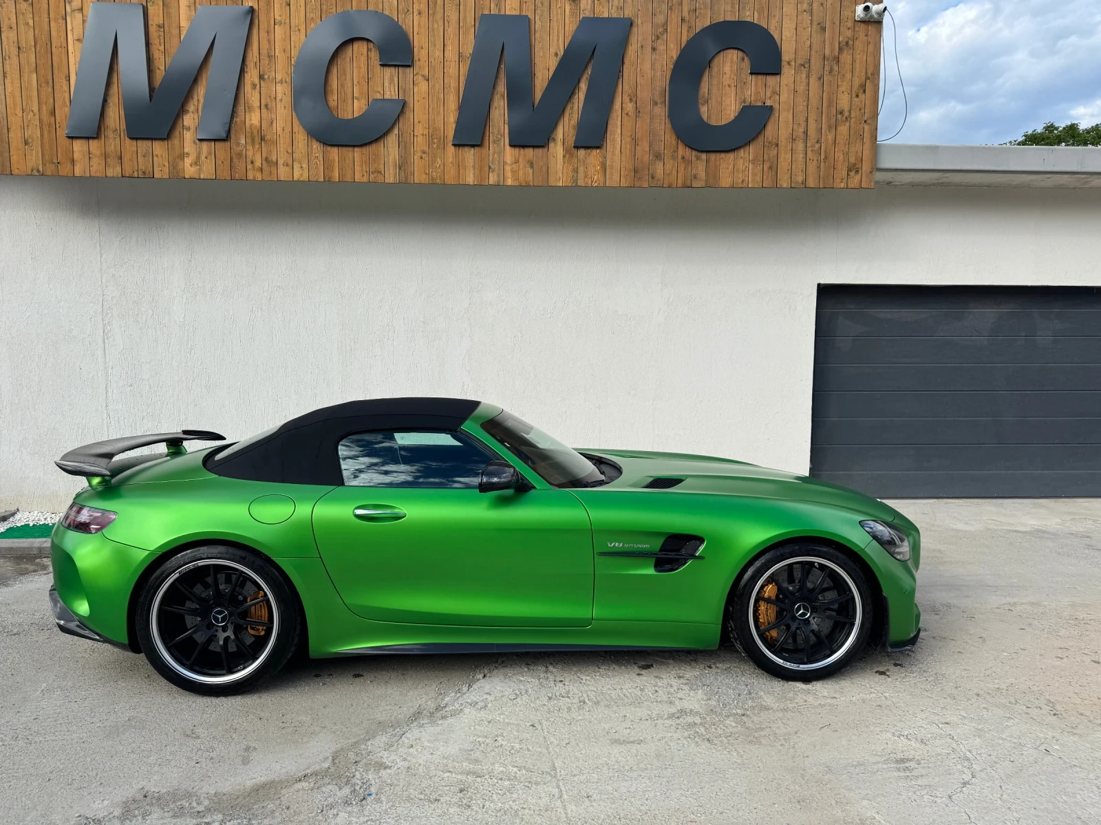 Mercedes-Benz AMG GT R AMG GTR Roadster one of 750 - изображение 4