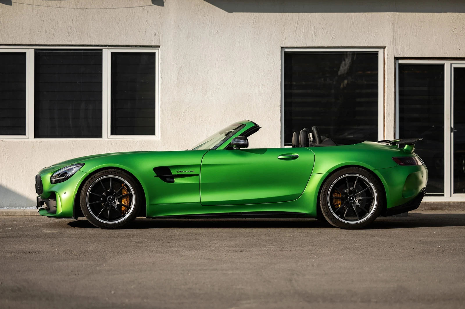 Mercedes-Benz AMG GT R AMG GTR Roadster one of 750 - изображение 2
