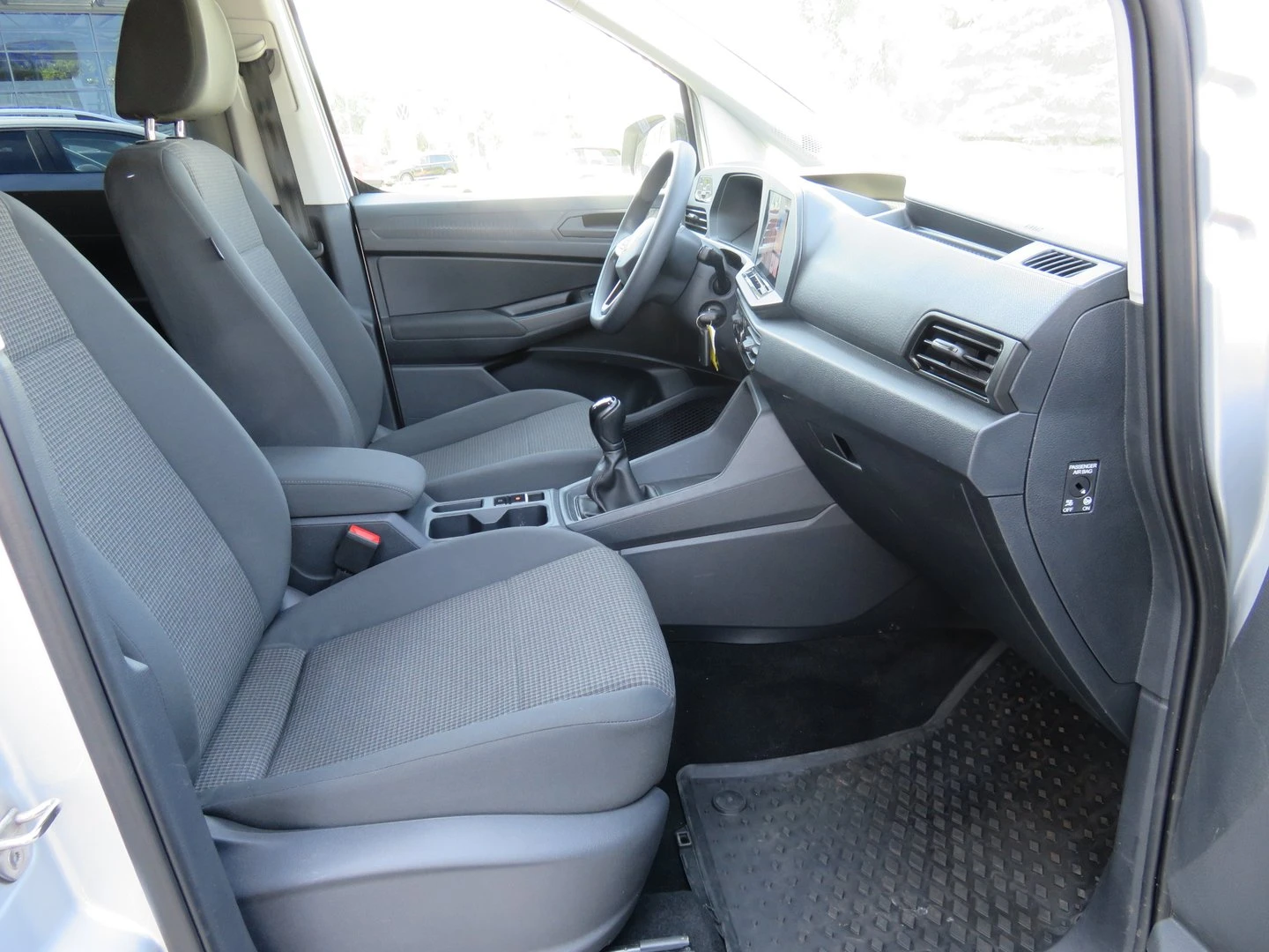 VW Caddy Maxi TDI 7 места - изображение 5