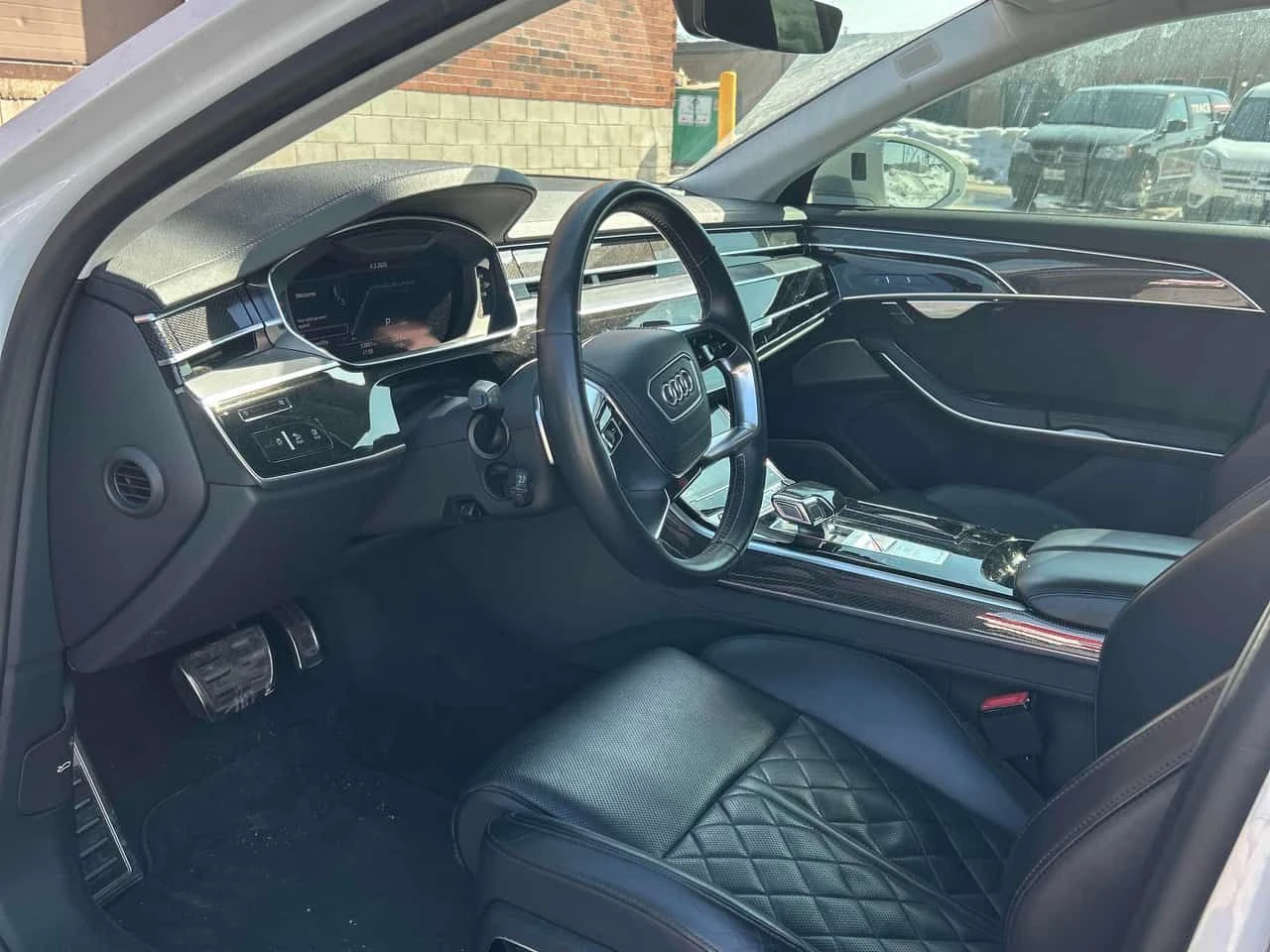 Audi S8 4.0 TFSI quattro * FULLY LOADED * ПРЕДСТАВИТЕЛСТВ , снимка 8 - Автомобили и джипове - 53721322