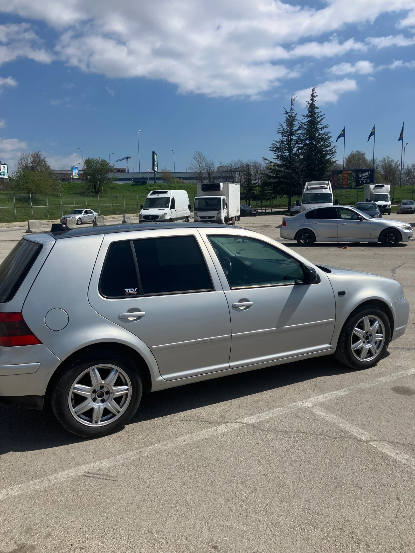 VW Golf, снимка 4 - Автомобили и джипове - 54123728