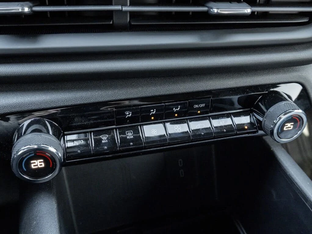 Chevrolet Silverado EV Work Truck with 3WT e4WD, снимка 14 - Автомобили и джипове - 54180538