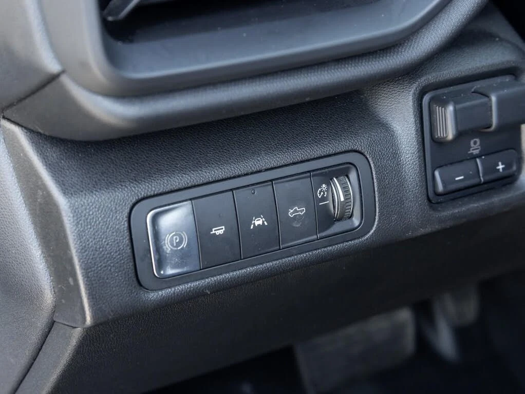 Chevrolet Silverado EV Work Truck with 3WT e4WD, снимка 12 - Автомобили и джипове - 54180538