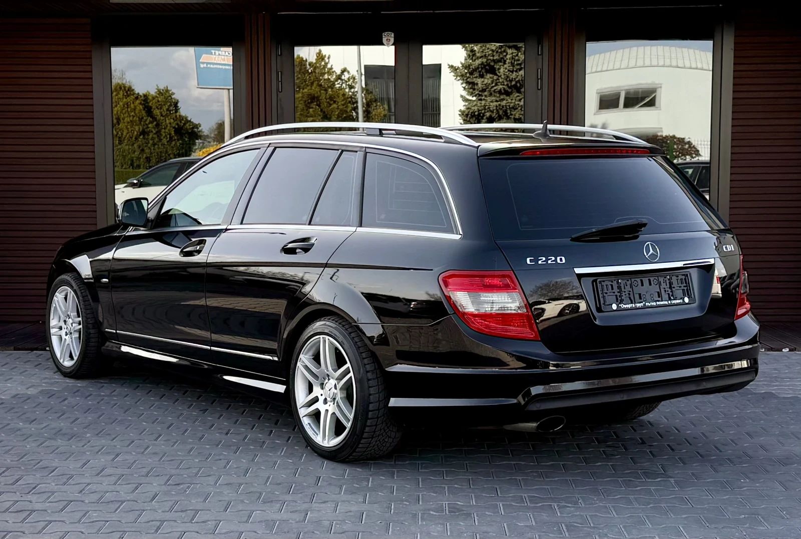 Mercedes-Benz C 220 AMG* Avantgarde* Автомат* Кожа* Лизинг, снимка 6 - Автомобили и джипове - 54235023