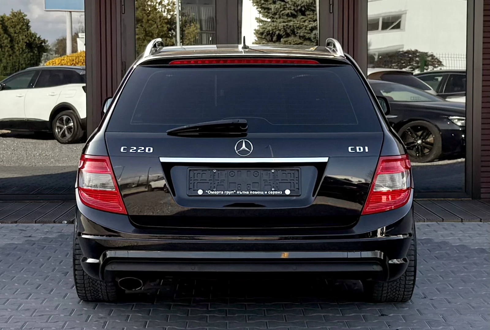 Mercedes-Benz C 220 AMG* Avantgarde* Автомат* Кожа* Лизинг, снимка 5 - Автомобили и джипове - 54235023