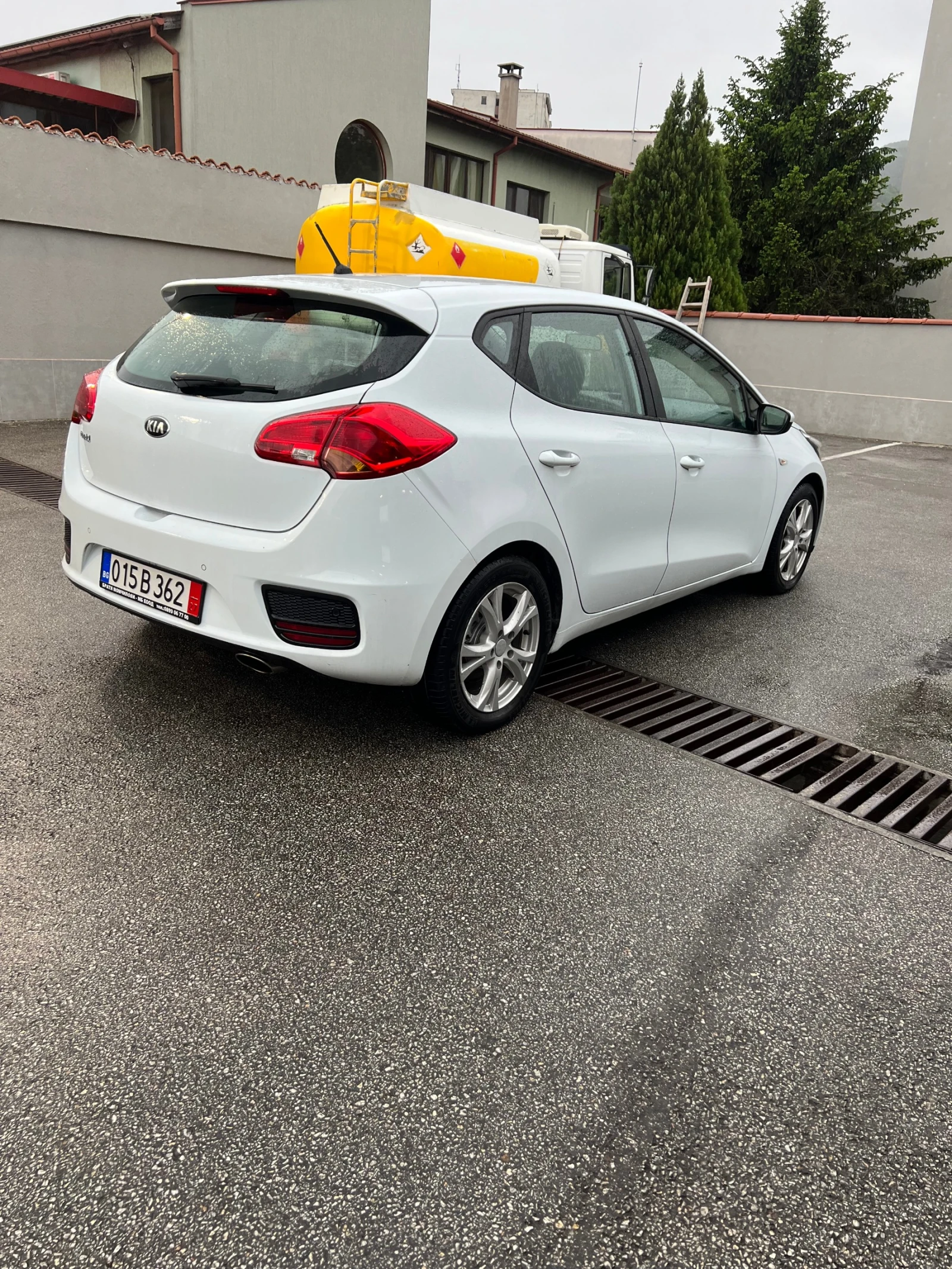 Kia Ceed 1.4 CVVT 100 кс, снимка 3 - Автомобили и джипове - 54579083