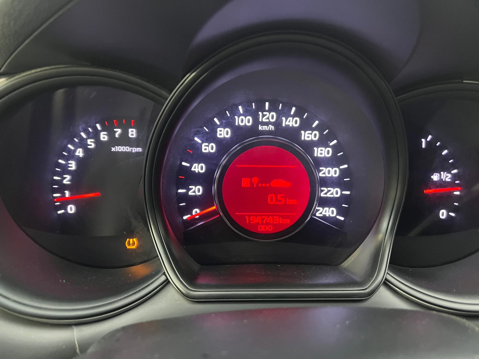 Kia Ceed 1.4 CVVT 100 кс, снимка 5 - Автомобили и джипове - 54579083