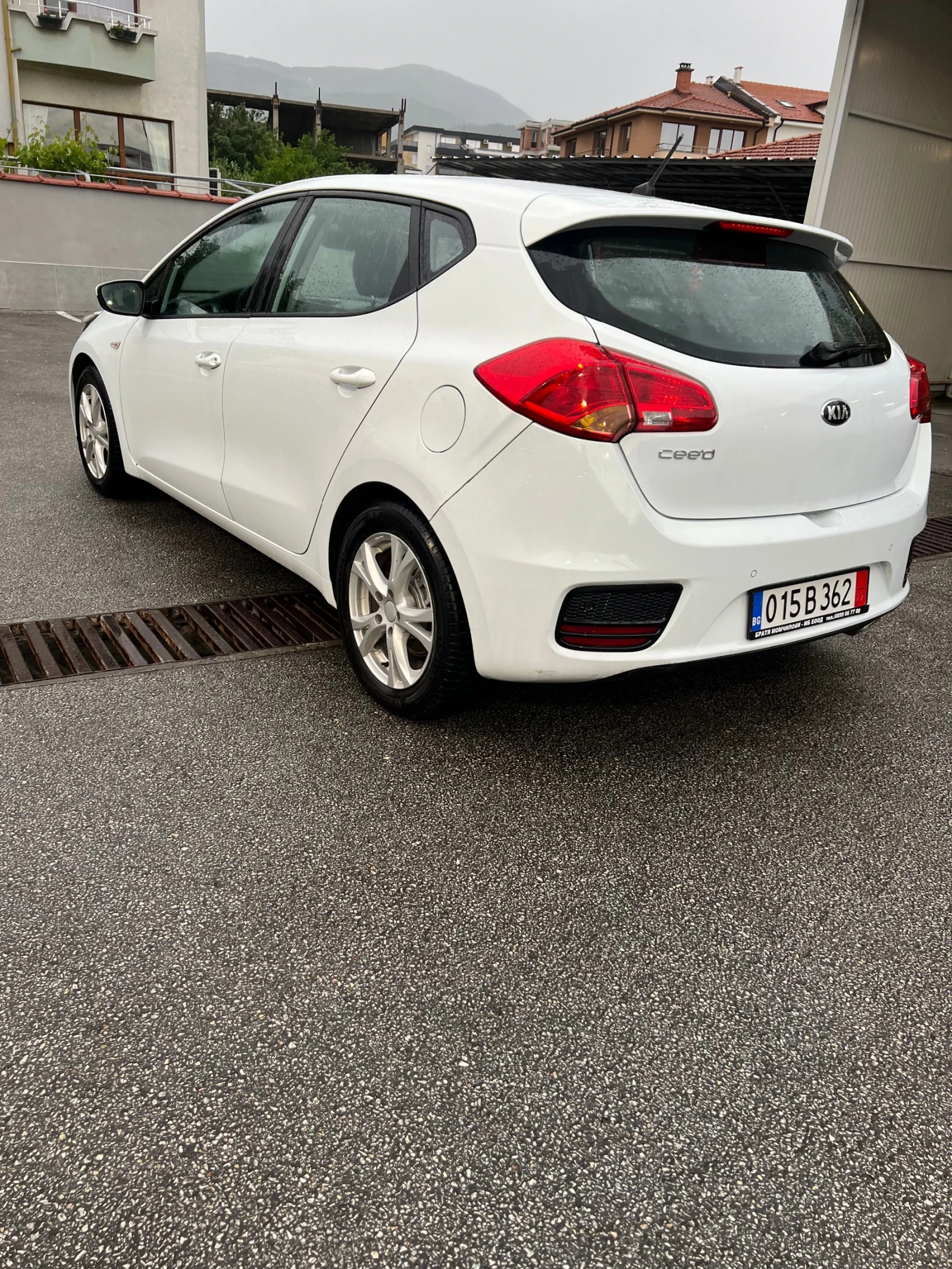 Kia Ceed 1.4 CVVT 100 кс, снимка 4 - Автомобили и джипове - 54579083