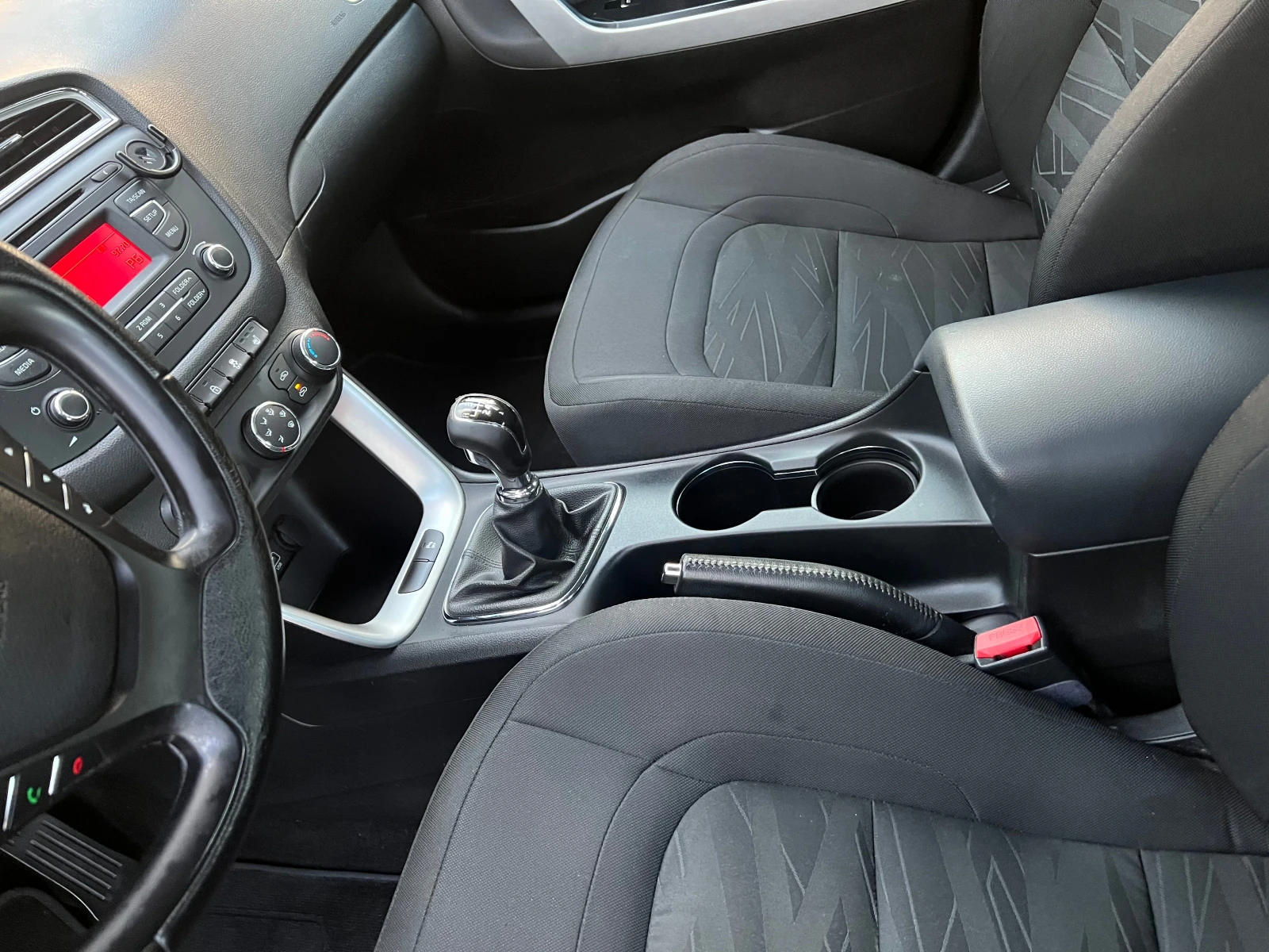 Kia Ceed 1.4 CVVT 100 кс, снимка 7 - Автомобили и джипове - 54579083
