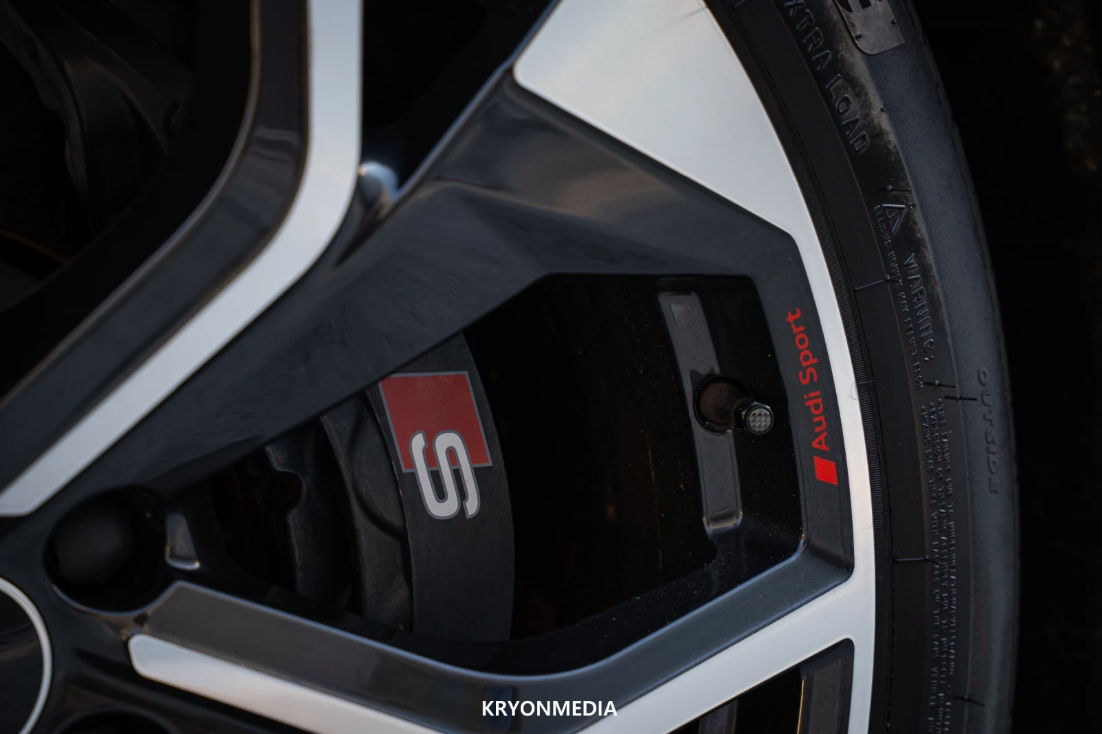 Audi E-Tron, снимка 16 - Автомобили и джипове - 55071969