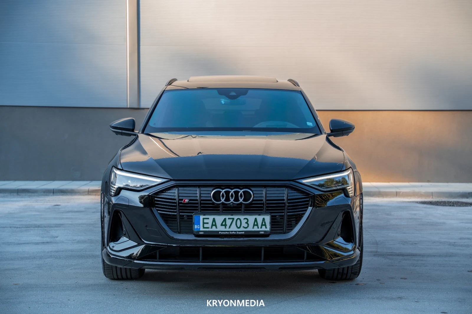 Audi E-Tron, снимка 2 - Автомобили и джипове - 55071969