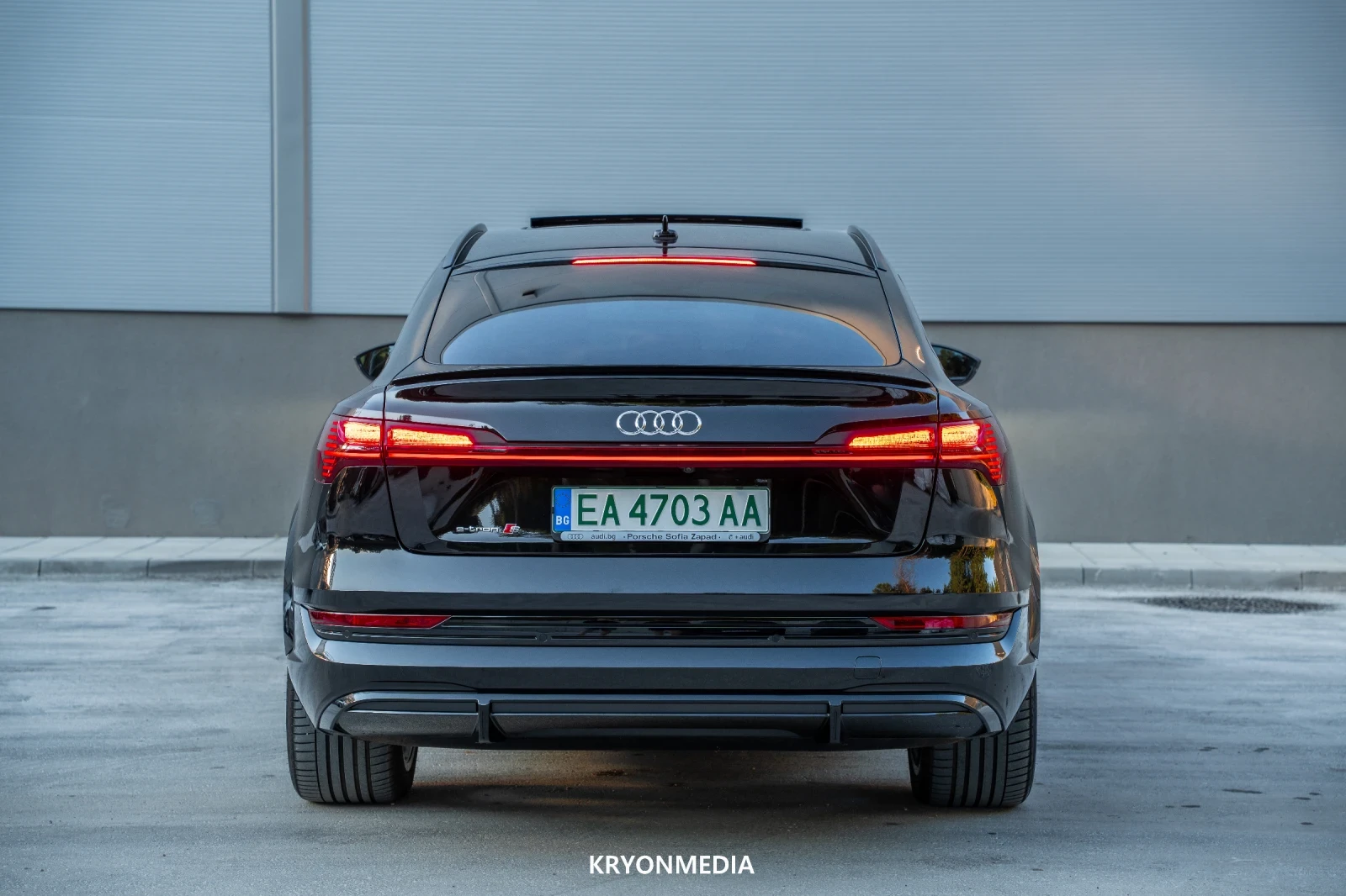 Audi E-Tron, снимка 8 - Автомобили и джипове - 55071969