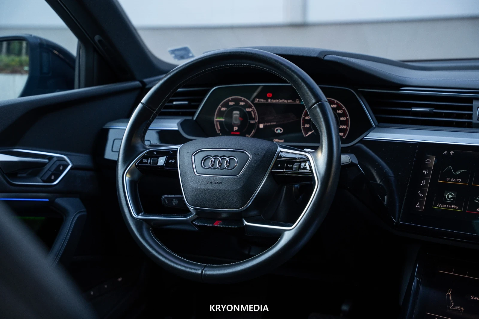 Audi E-Tron, снимка 11 - Автомобили и джипове - 55071969