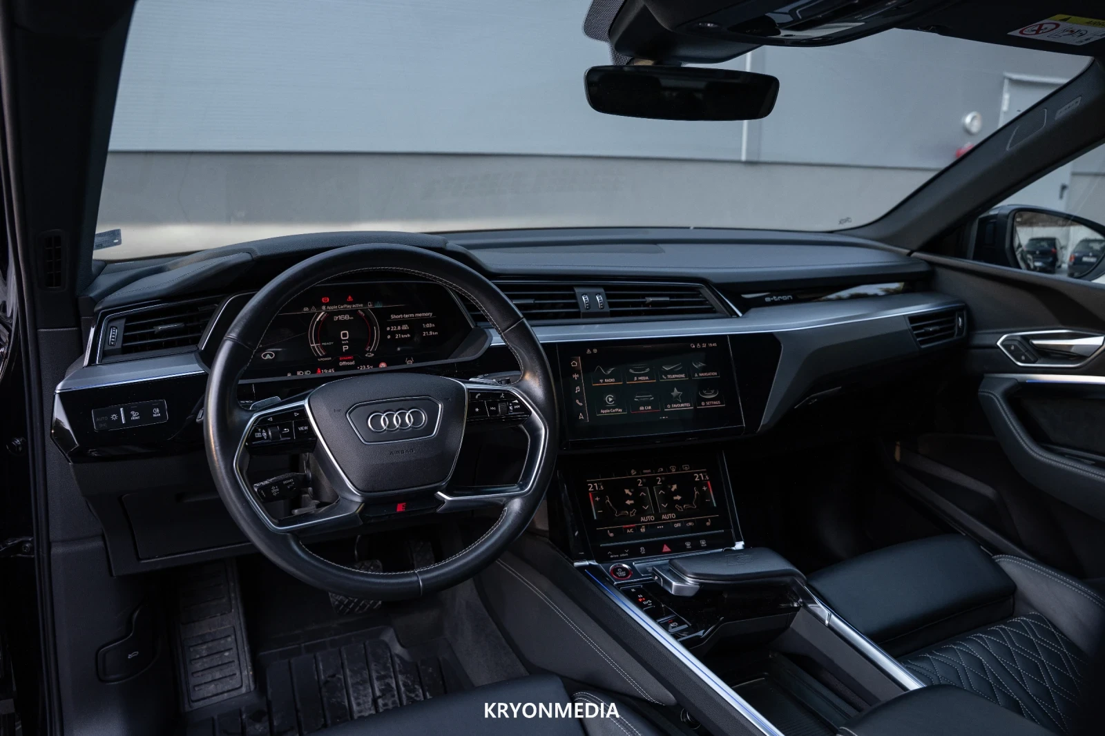 Audi E-Tron, снимка 10 - Автомобили и джипове - 55071969