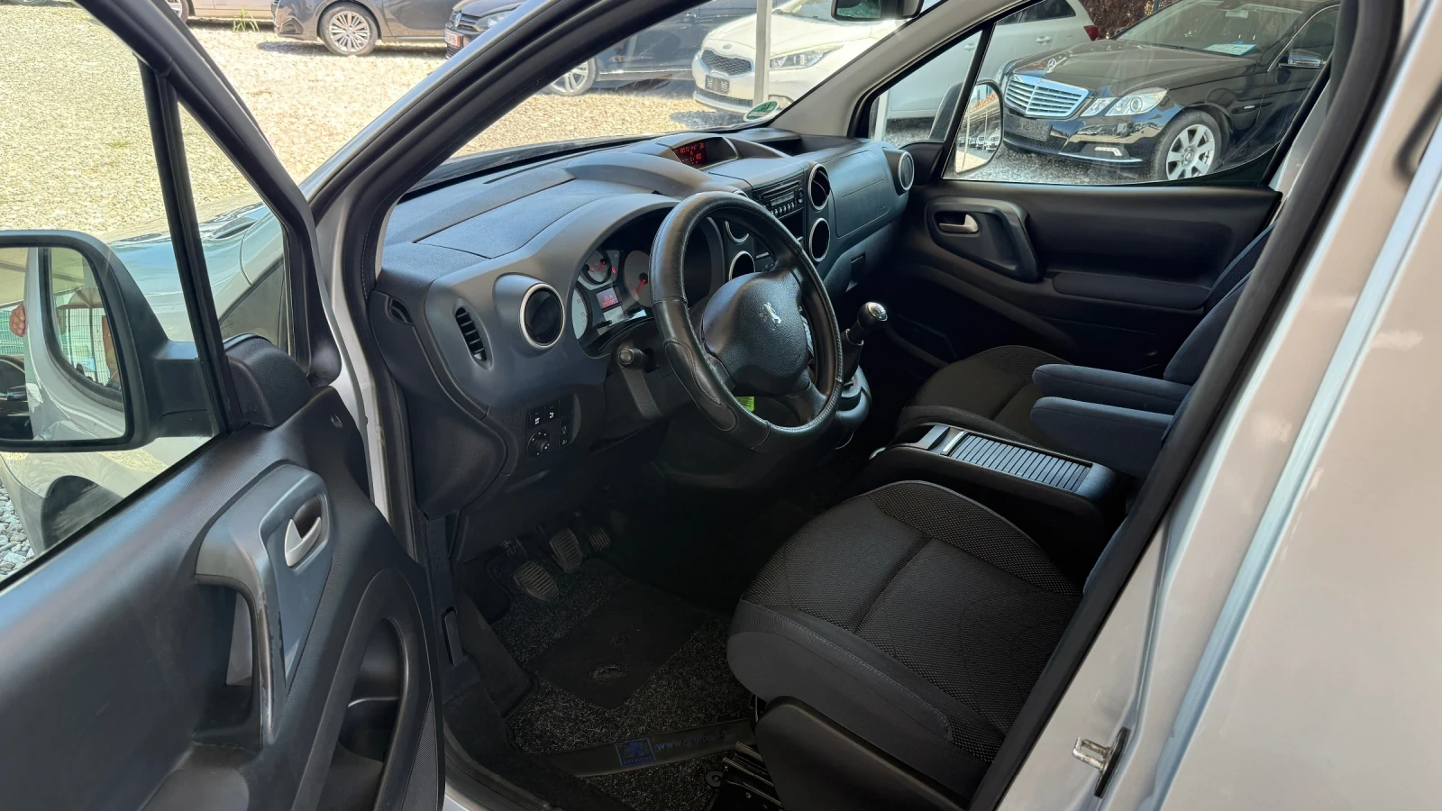 Peugeot Partner 1.6 i, снимка 5 - Автомобили и джипове - 55486245