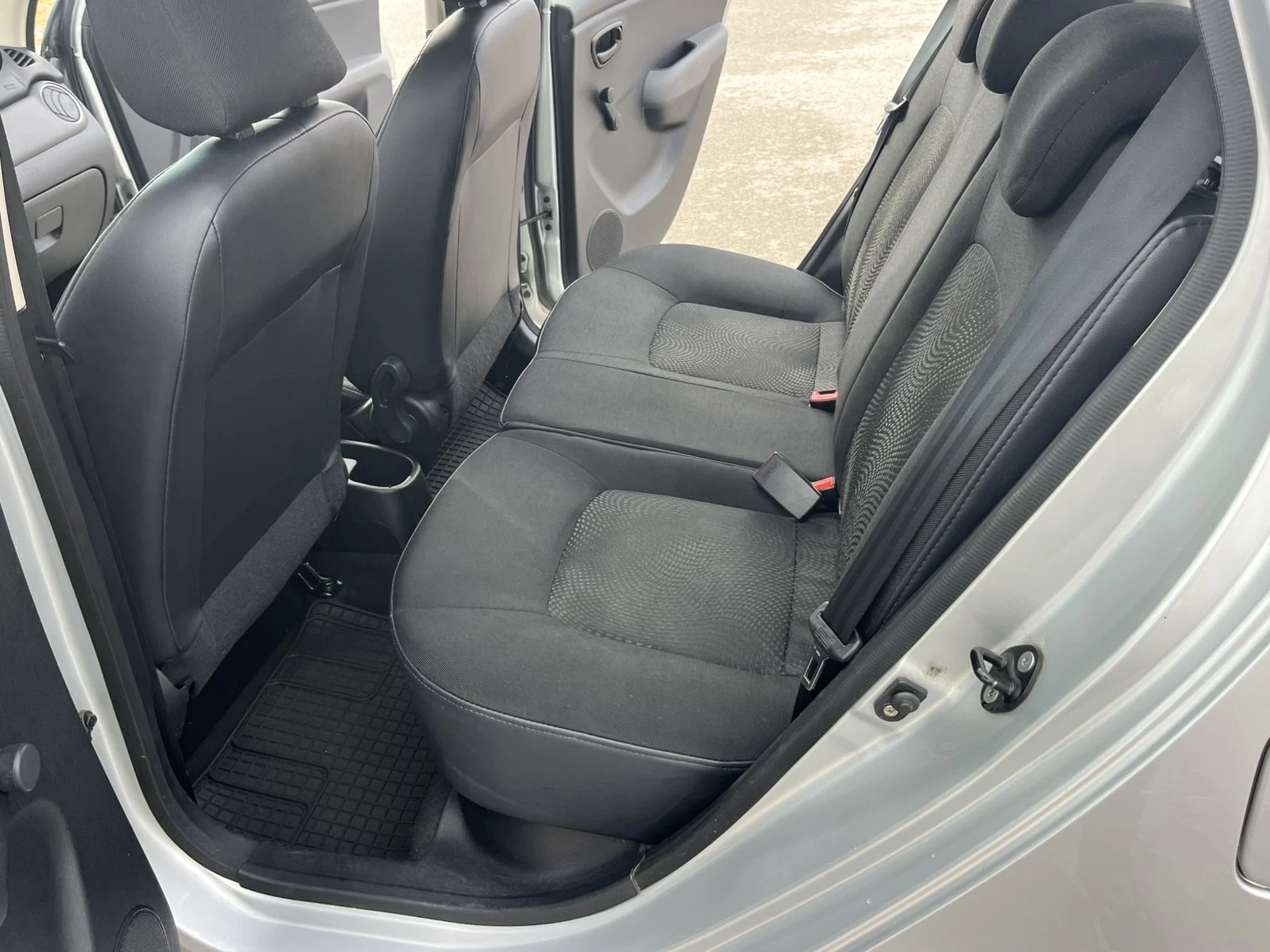 Hyundai I10 1.1I 70�� 102 000�� EURO 5B �������� | Mobile.bg � ����������� 9
