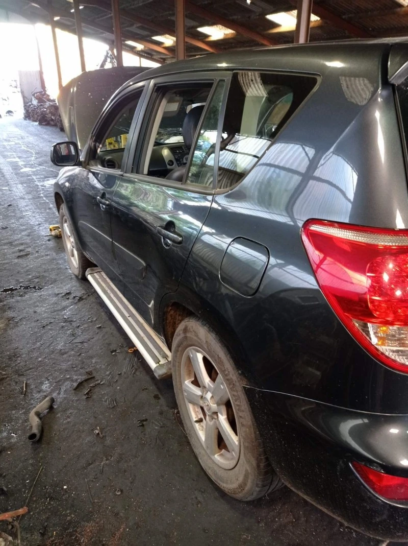 Toyota Rav4 2.2 D4D136kc, снимка 4 - Автомобили и джипове - 42214732