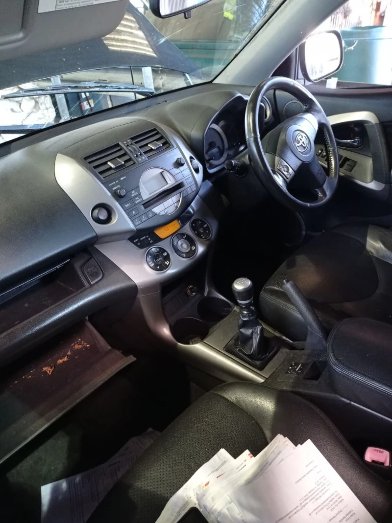 Toyota Rav4 2.2 D4D136kc, снимка 7 - Автомобили и джипове - 42214732