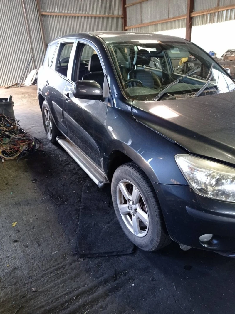 Toyota Rav4 2.2 D4D136kc, снимка 3 - Автомобили и джипове - 42214732