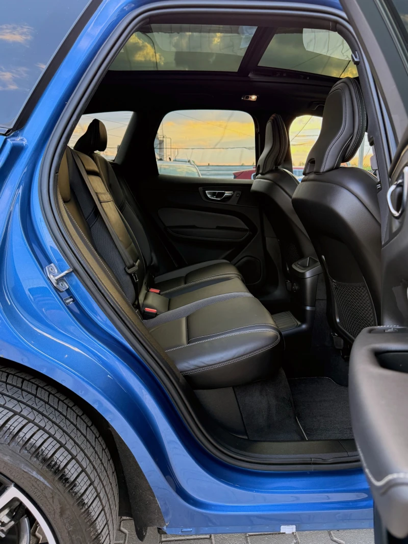 Volvo XC60 T8 Recharge Polestar 415 к.с.!, снимка 11 - Автомобили и джипове - 50944104