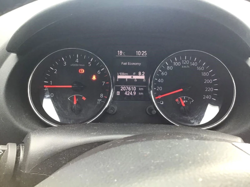Nissan Qashqai 2.0 i-NAVI, снимка 8 - Автомобили и джипове - 51275520