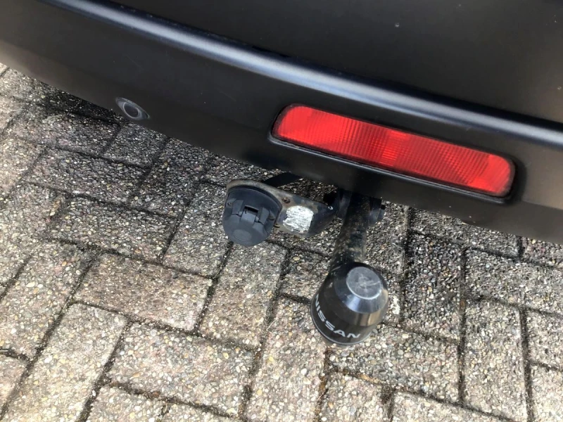 Nissan Qashqai 2.0 i-NAVI, снимка 17 - Автомобили и джипове - 51275520