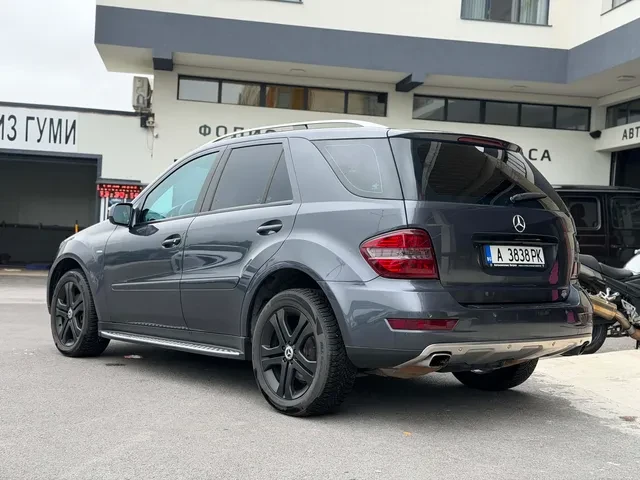 Mercedes-Benz ML 300 CDI 4matic, СМЕНЕНИ ВЕРИГИ, снимка 4 - Автомобили и джипове - 55042607