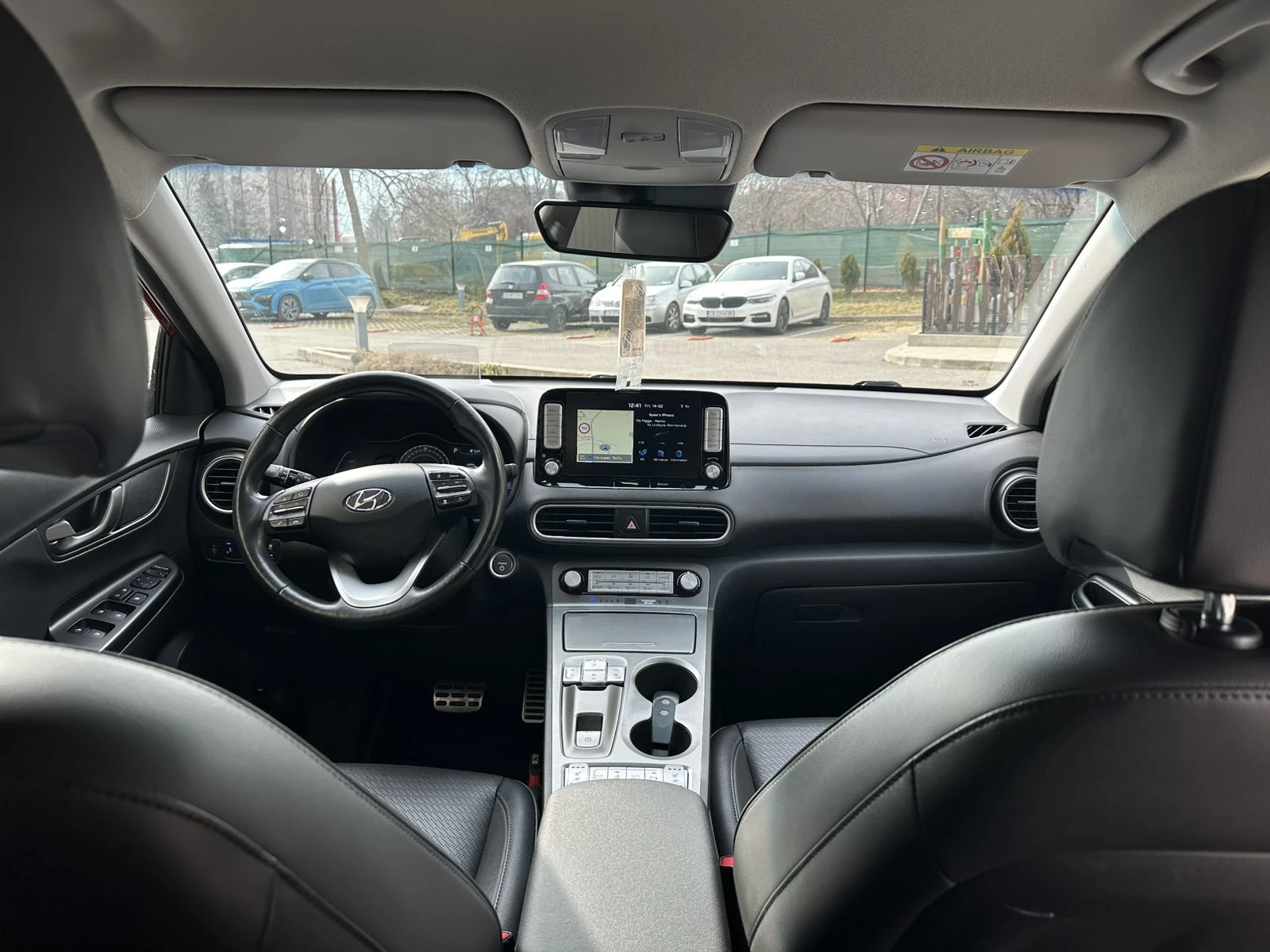 Hyundai Kona PREMIUM 64KWh FULL ASSIST/HEADUP/DISSTR/SOH99% - изображение 9