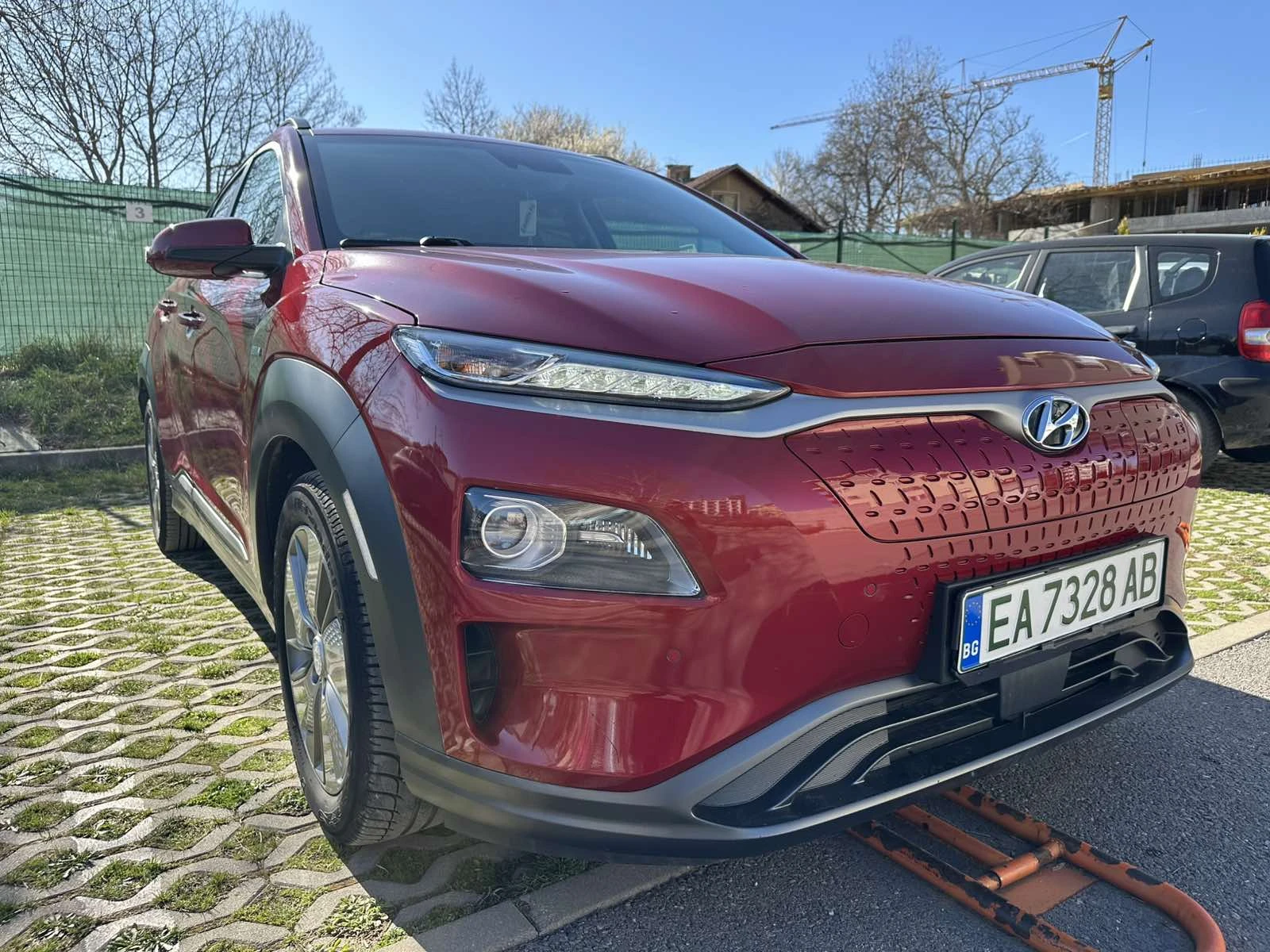 Hyundai Kona PREMIUM 64KWh FULL ASSIST/HEADUP/DISSTR/SOH99% - изображение 2