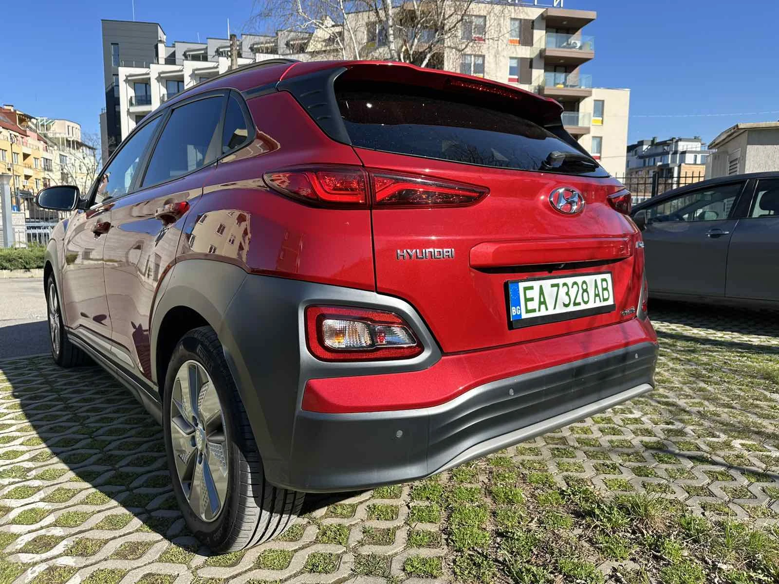 Hyundai Kona PREMIUM 64KWh FULL ASSIST/HEADUP/DISSTR/SOH99% - изображение 8